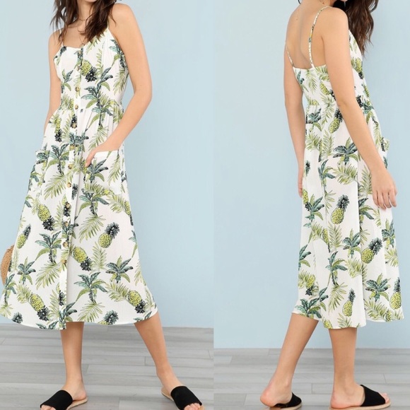 Pineapple Button dress - Picture 3 of 8